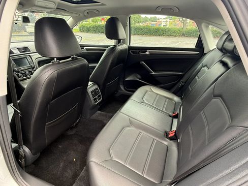Used 2016 Volkswagen Passat 1.8T SE FWD image 21