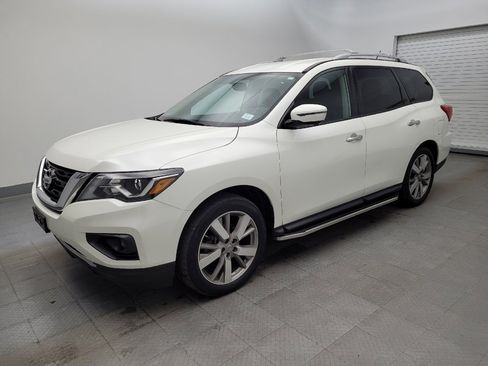 Used 2017 Nissan Pathfinder SL w/ SL Tech Package image 2