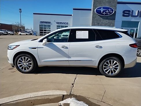 Used 2020 Buick Enclave Premium w/ Surround and Sites Package image 10