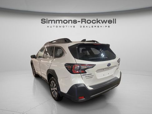 Used 2023 Subaru Outback Premium image 7