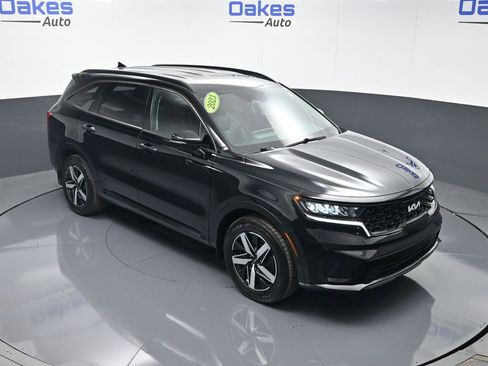 Certified 2023 Kia Sorento S image 47