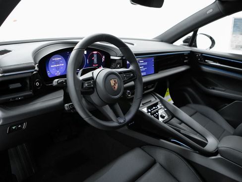 New 2026 Porsche Macan Electric RWD image 4