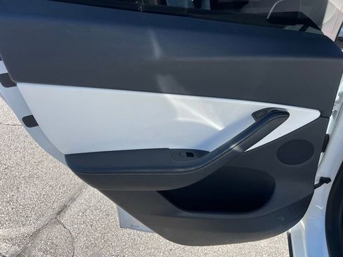 Used 2020 Tesla Model Y Long Range image 22