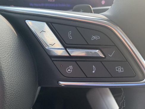 Used 2025 Buick Envision Avenir AWD/4WD image 11