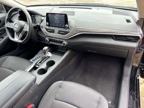 Used 2025 Nissan Altima 2.5 SV FWD image 27