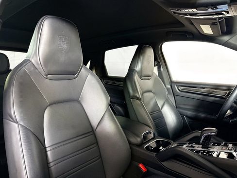 Certified 2023 Porsche Cayenne Platinum Edition AWD/4WD image 35