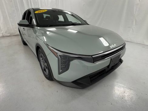 Used 2025 Kia K4 FWD image 1