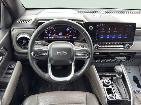 Used 2024 Chevrolet Colorado ZR2 w/ ZR2 Convenience Package III AWD/4WD image 16