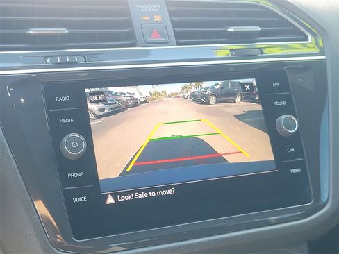 Used 2021 Volkswagen Tiguan SE R-Line image 21