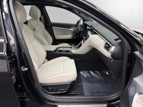 Used 2023 Genesis G70 3.3T w/ Sport Prestige Package AWD/4WD image 15