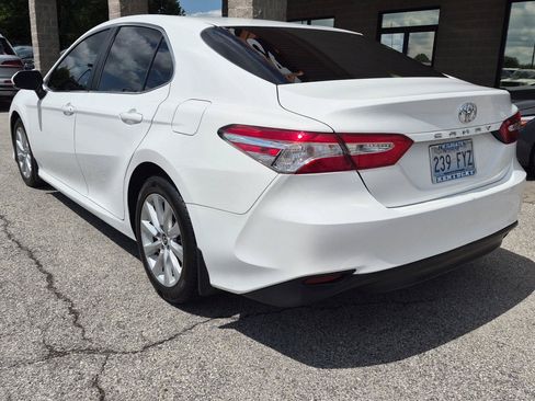Used 2018 Toyota Camry LE FWD image 3