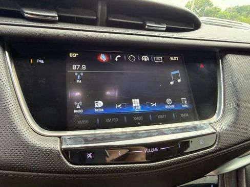 Used 2018 Cadillac XT5 Premium Luxury FWD image 16