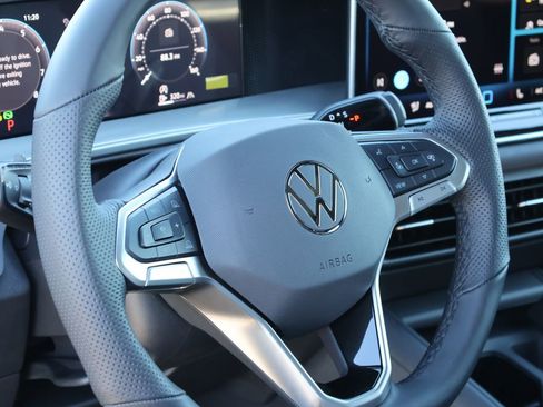 New 2026 Volkswagen Tiguan SE R-Line image 24