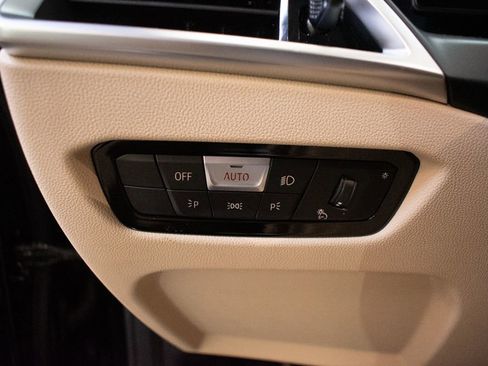 New 2026 BMW 330i xDrive Sedan w/ Convenience Package image 19