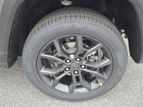 New 2025 Jeep Grand Cherokee Limited image 7