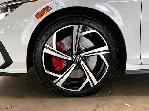 Used 2024 Volkswagen GTI SE FWD image 11