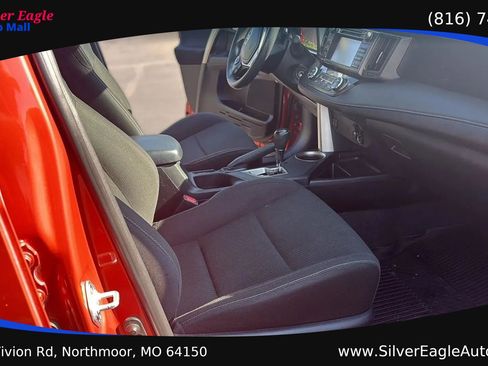 Used 2015 Toyota RAV4 XLE FWD image 13