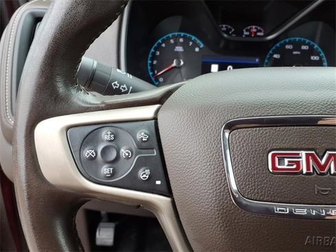 Used 2022 GMC Canyon Denali image 10