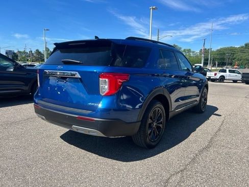 Certified 2022 Ford Explorer XLT w/ Equipment Group 202A AWD/4WD image 3