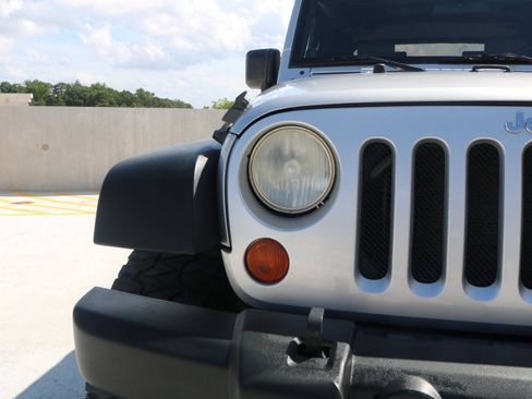 Used 2008 Jeep Wrangler X AWD/4WD image 6
