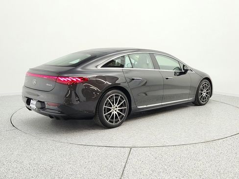 Used 2022 Mercedes-Benz EQS 580 4MATIC Sedan image 5