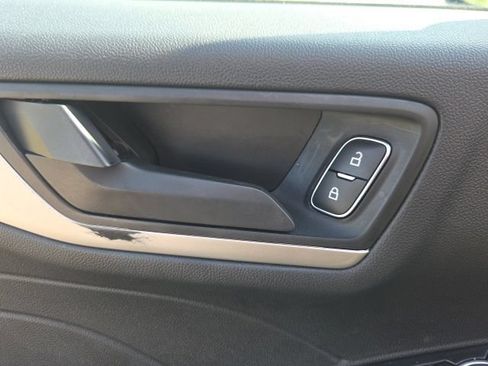 Used 2022 Ford Escape SE FWD image 17