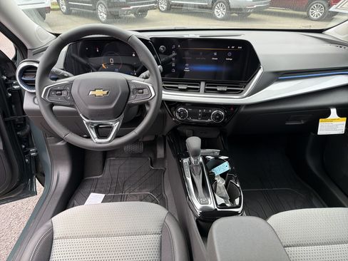 New 2026 Chevrolet Trax LT w/ Driver Confidence Package image 12