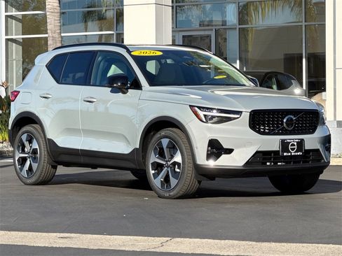 New 2026 Volvo XC40 B4 Plus image 7