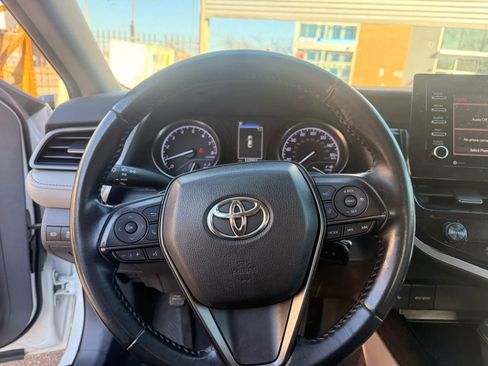 Used 2021 Toyota Camry SE image 15