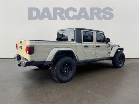 Used 2022 Jeep Gladiator Willys image 7