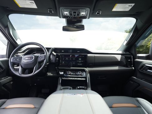 Used 2026 GMC Sierra 2500 AT4 AWD/4WD image 15