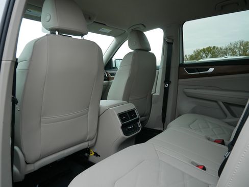 New 2026 Volkswagen Atlas SE image 6