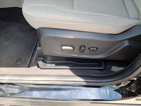 Used 2018 Ford Escape SE AWD/4WD image 8
