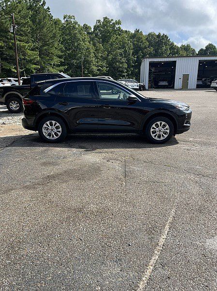 Used 2024 Ford Escape Active AWD/4WD image 8