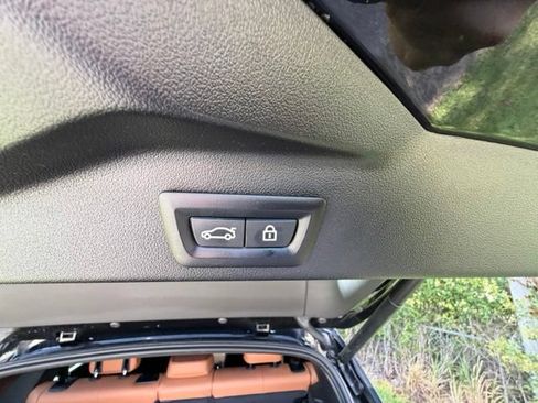 Used 2022 BMW X5 xDrive45e w/ M Sport Package AWD/4WD image 29