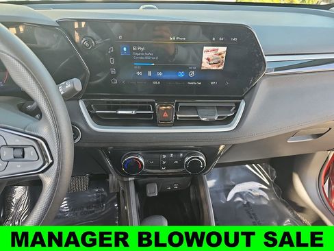 Used 2024 Chevrolet TrailBlazer LT FWD image 19