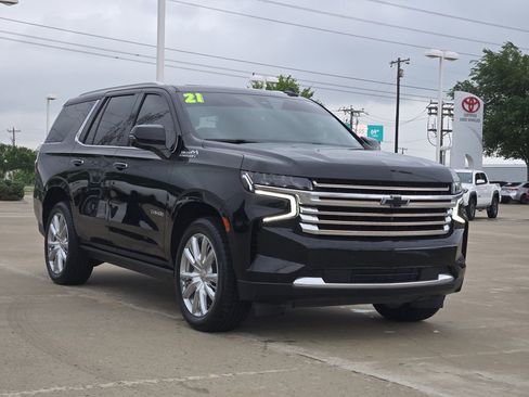 Used 2021 Chevrolet Tahoe High Country w/ Premium Package AWD/4WD image 3