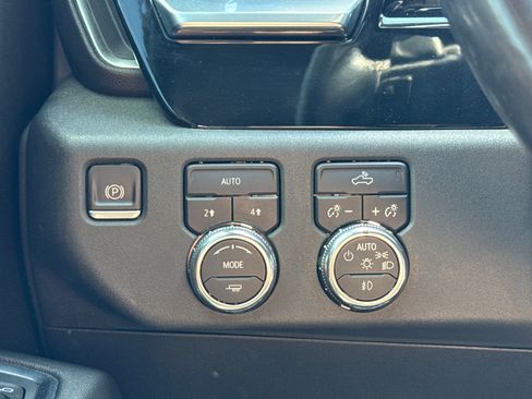 Used 2023 GMC Sierra 1500 Elevation w/ LPO, Elevation Black Package AWD/4WD image 7