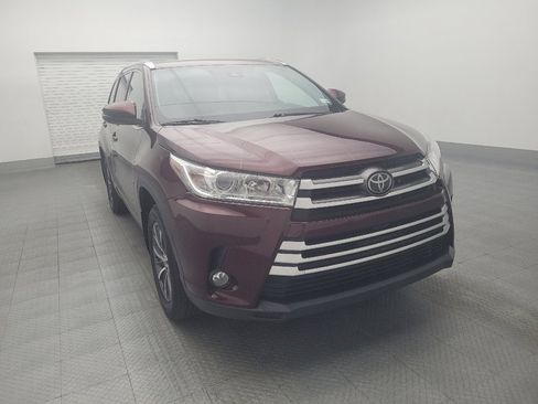 Used 2019 Toyota Highlander XLE image 14