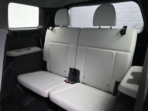 New 2026 Hyundai Santa Fe SE image 30