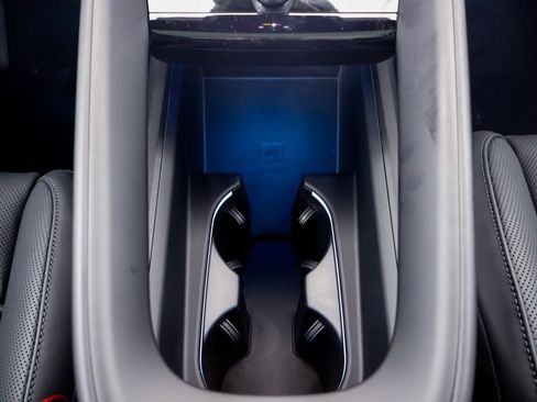 New 2026 Porsche Macan 4 Electric image 19