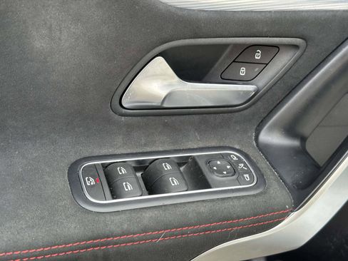Used 2022 Mercedes-Benz CLA 250 4MATIC image 15