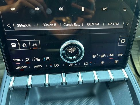 Used 2025 GMC Terrain Elevation w/ Elevation Premium Package AWD/4WD image 28