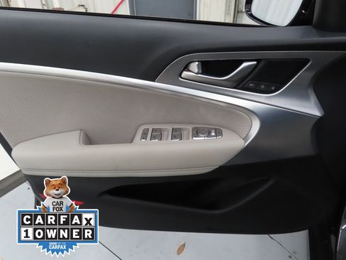 Used 2023 Genesis G70 3.3T RWD image 10