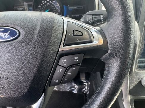 Used 2022 Ford Edge SEL image 23