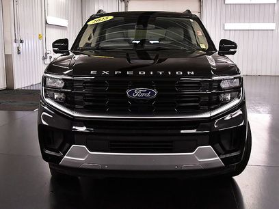 Used 2025 Ford Expedition Platinum