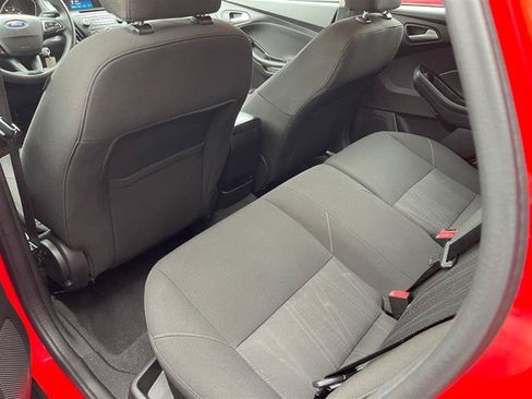 Used 2015 Ford Focus SE FWD image 54