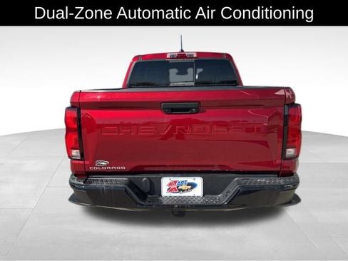 Used 2024 Chevrolet Colorado Z71 w/ Z71 Convenience Package 2 AWD/4WD image 7