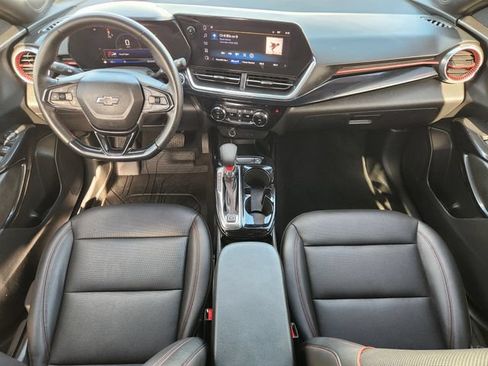 Used 2024 Chevrolet Trax RS w/ Sunroof Package FWD image 26