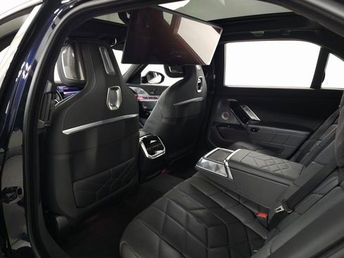 Used 2023 BMW 760i xDrive image 41